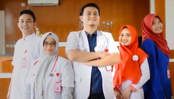 1. Dokter Spesialis